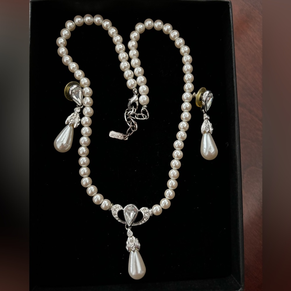 Pearl and crystal necklace & earring set